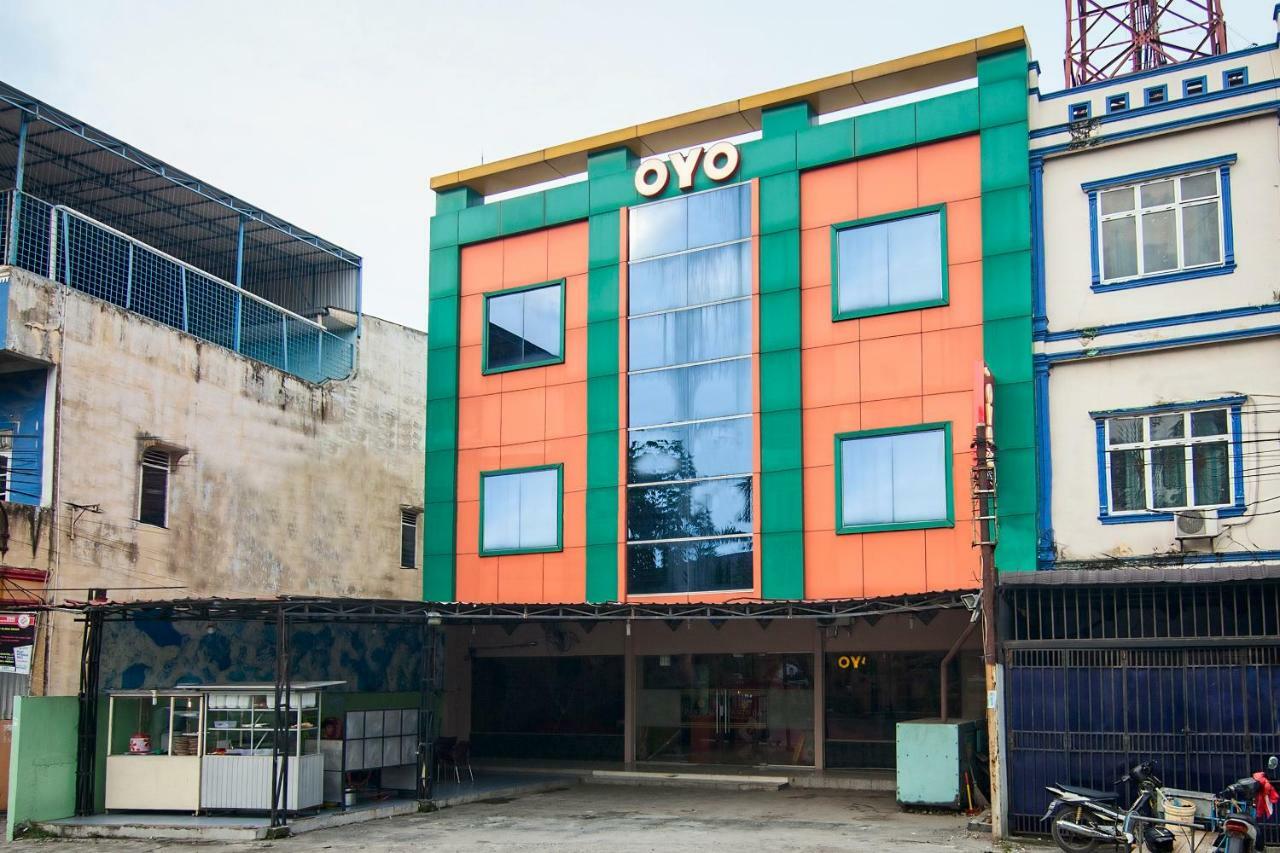 Oyo 529 Hotel Paninda Medan Buitenkant foto