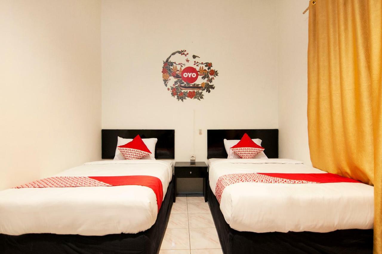 Oyo 529 Hotel Paninda Medan Buitenkant foto
