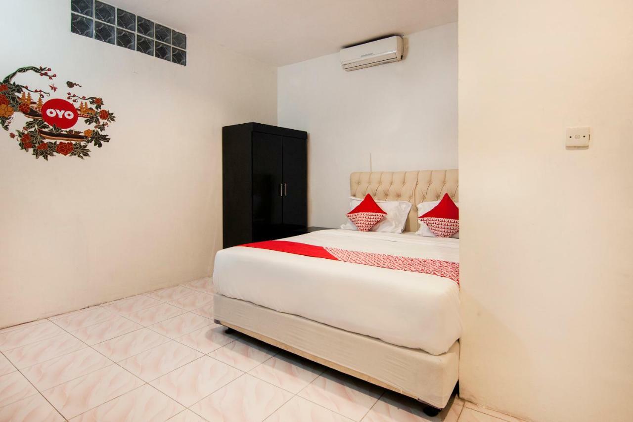 Oyo 529 Hotel Paninda Medan Buitenkant foto