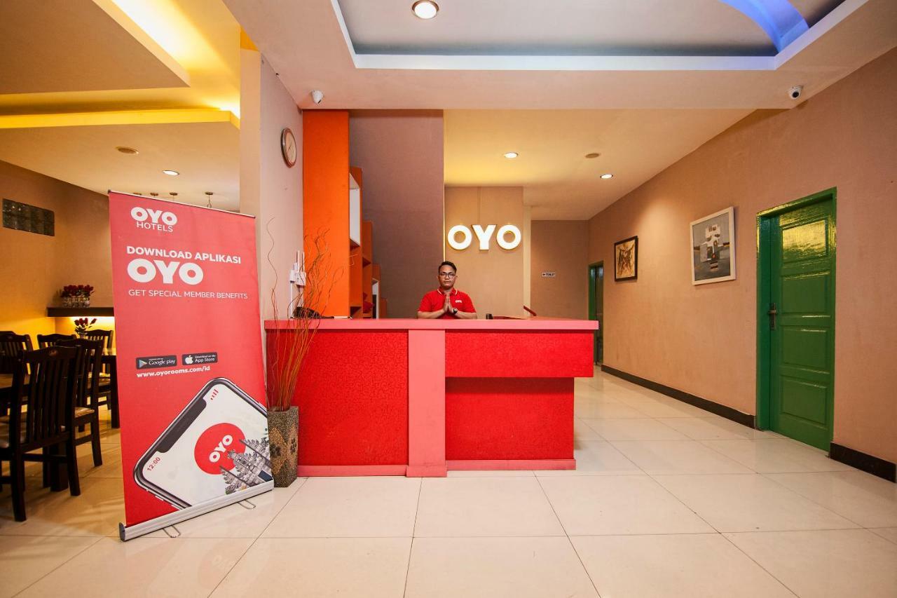 Oyo 529 Hotel Paninda Medan Buitenkant foto