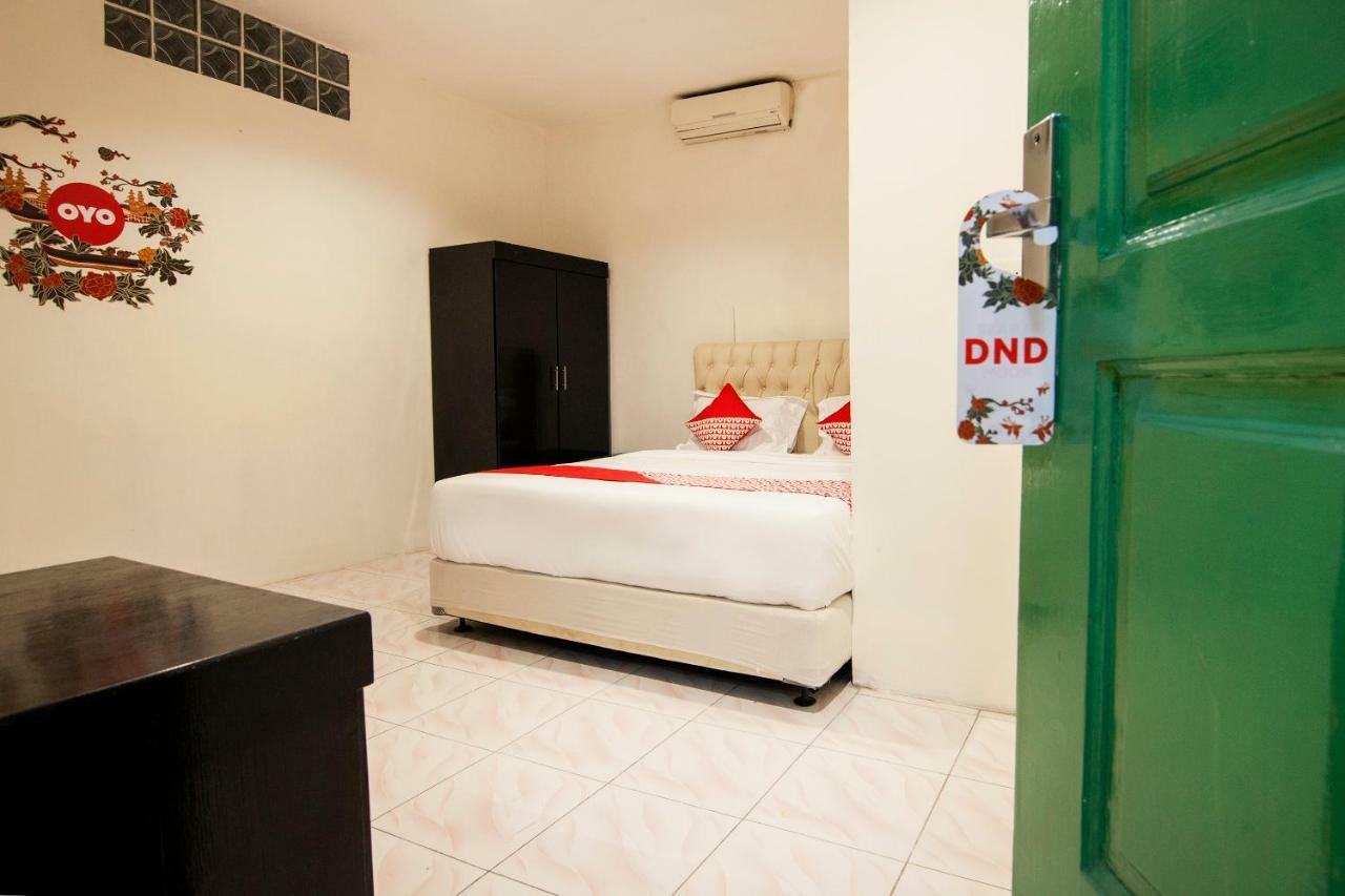 Oyo 529 Hotel Paninda Medan Buitenkant foto