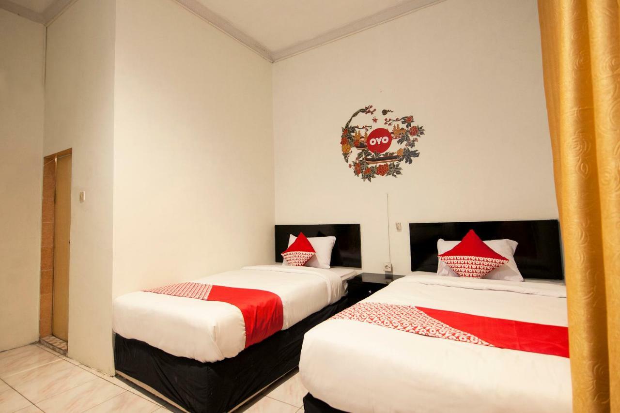 Oyo 529 Hotel Paninda Medan Buitenkant foto