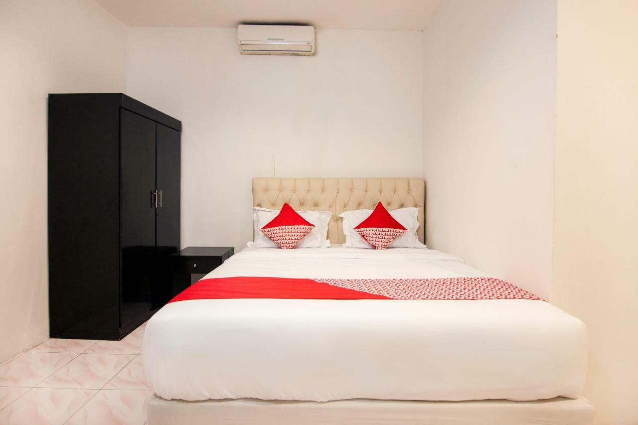 Oyo 529 Hotel Paninda Medan Buitenkant foto